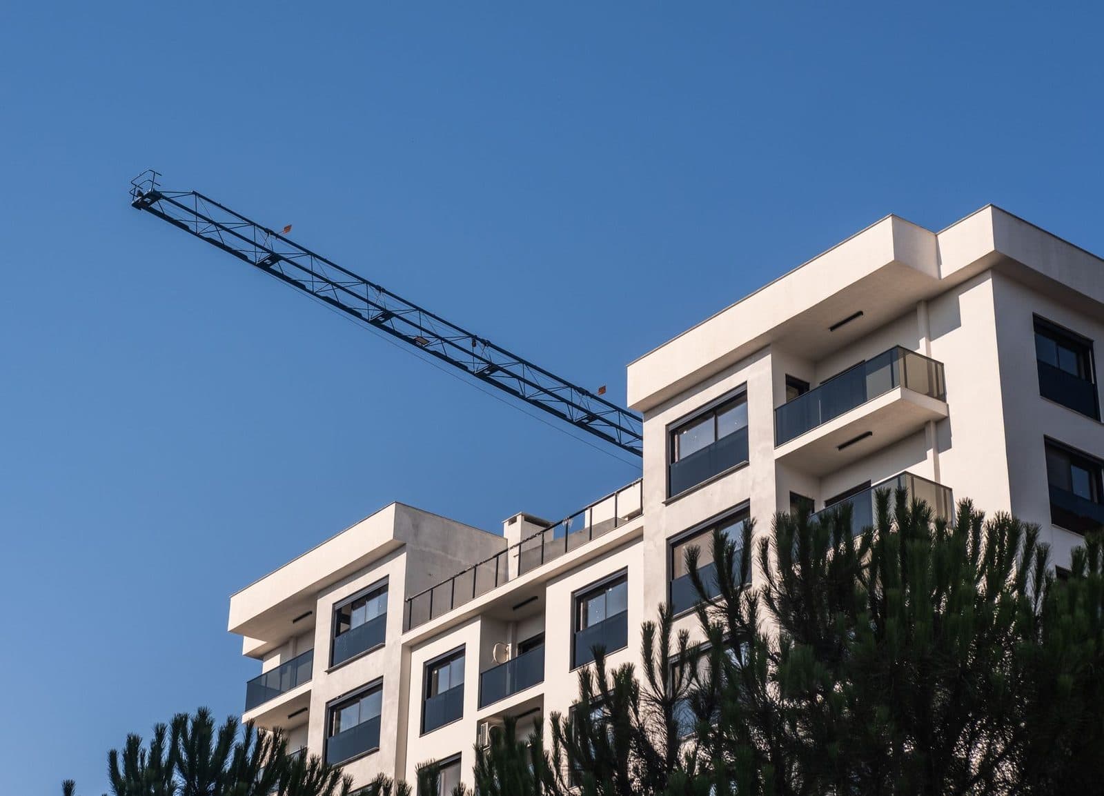 Matériaux de réemploi en rénovation : où les trouver, à quel prix et comment les assurer en Île-de-France