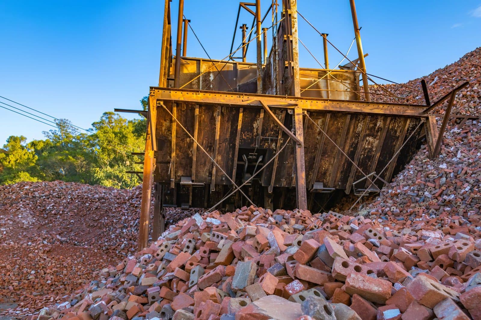 Réemploi des matériaux de chantier en Île-de-France : filières, assurance et économies réelles en 2026