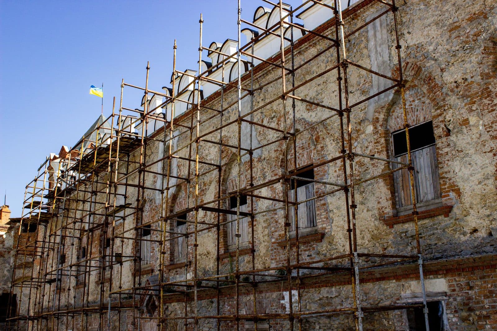 Isoler ses murs en rénovation : ITE ou IPE ? Comparatif technique et réglementaire pour l'Île-de-France
